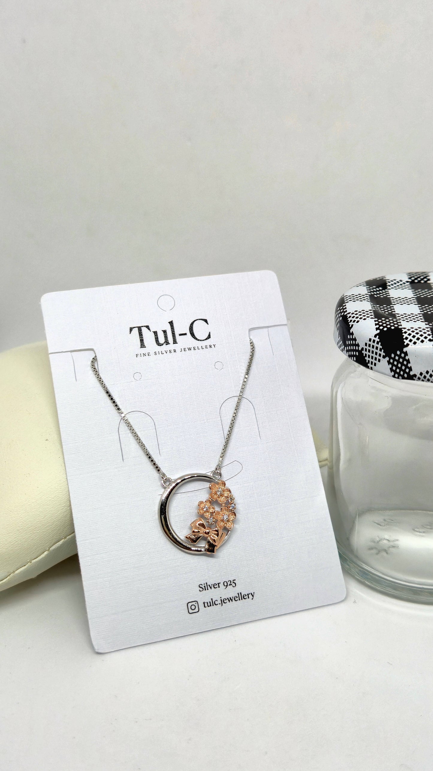 Rosegold flower necklace