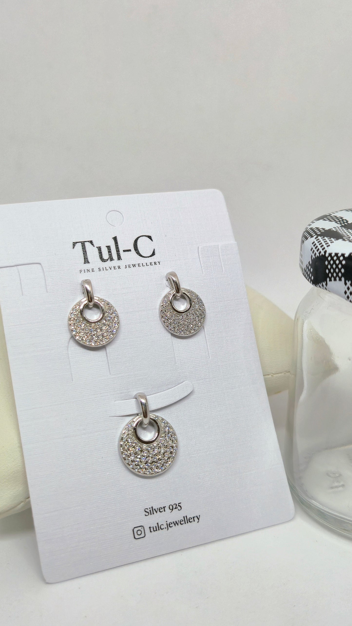 Circle Cut Pendent Set