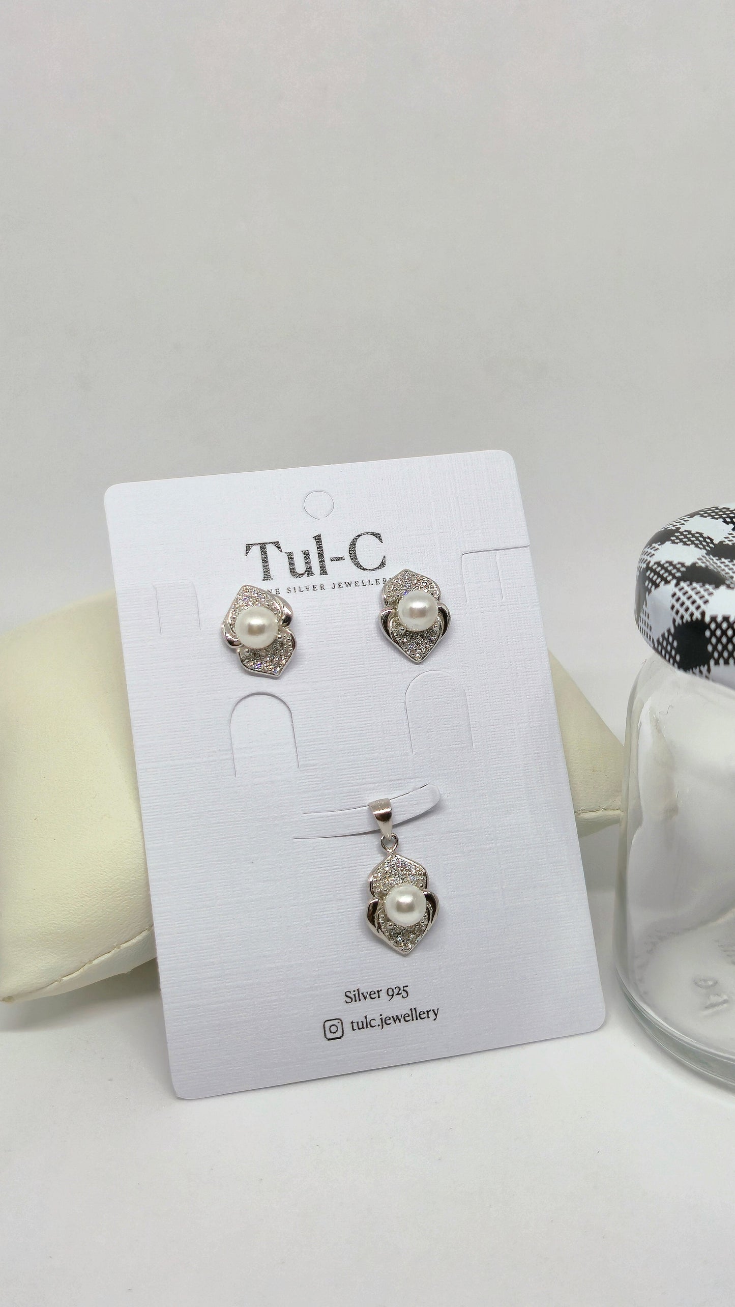 Pearl Studded In Leaf