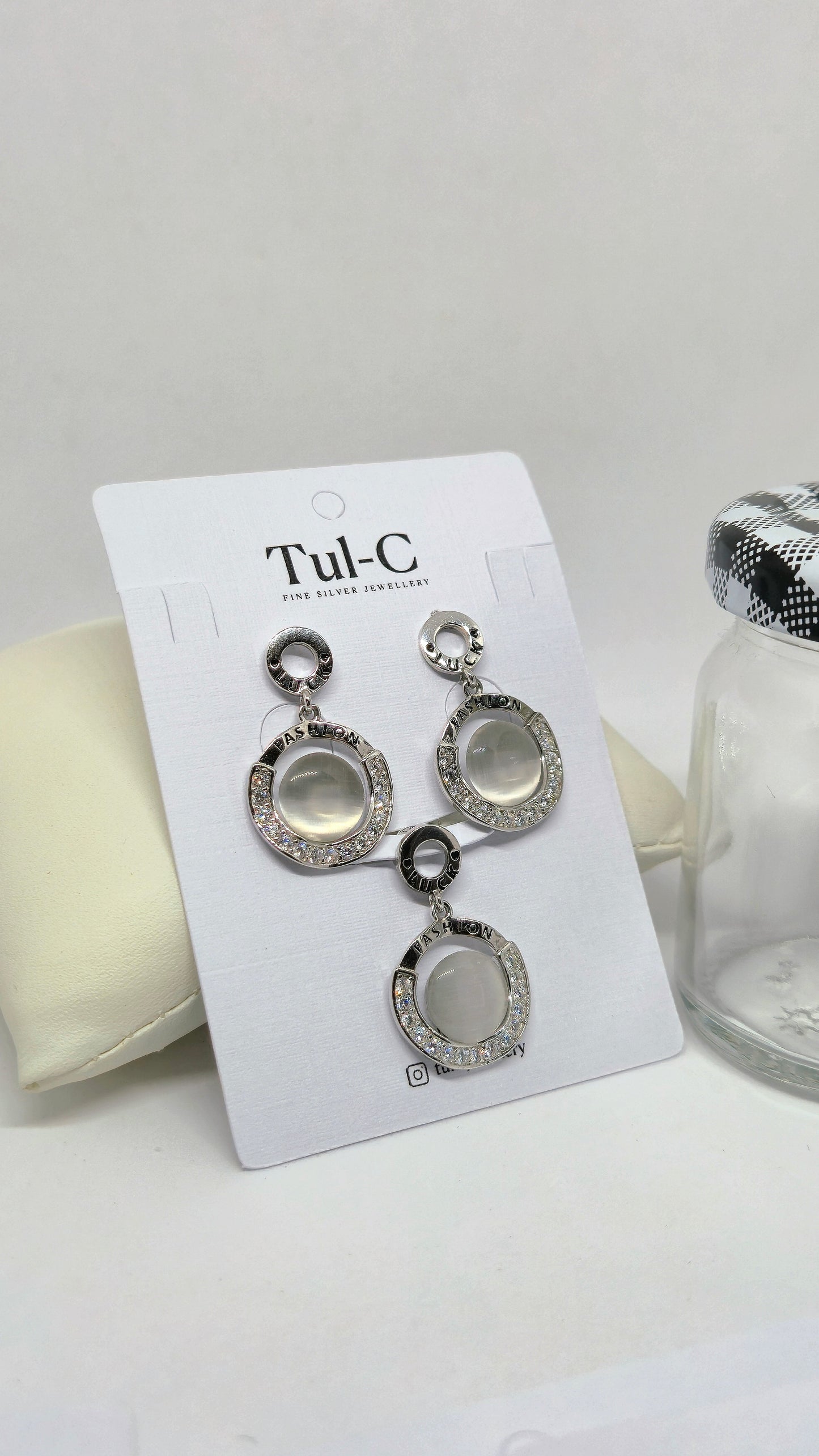 Round Stone Pendent Set