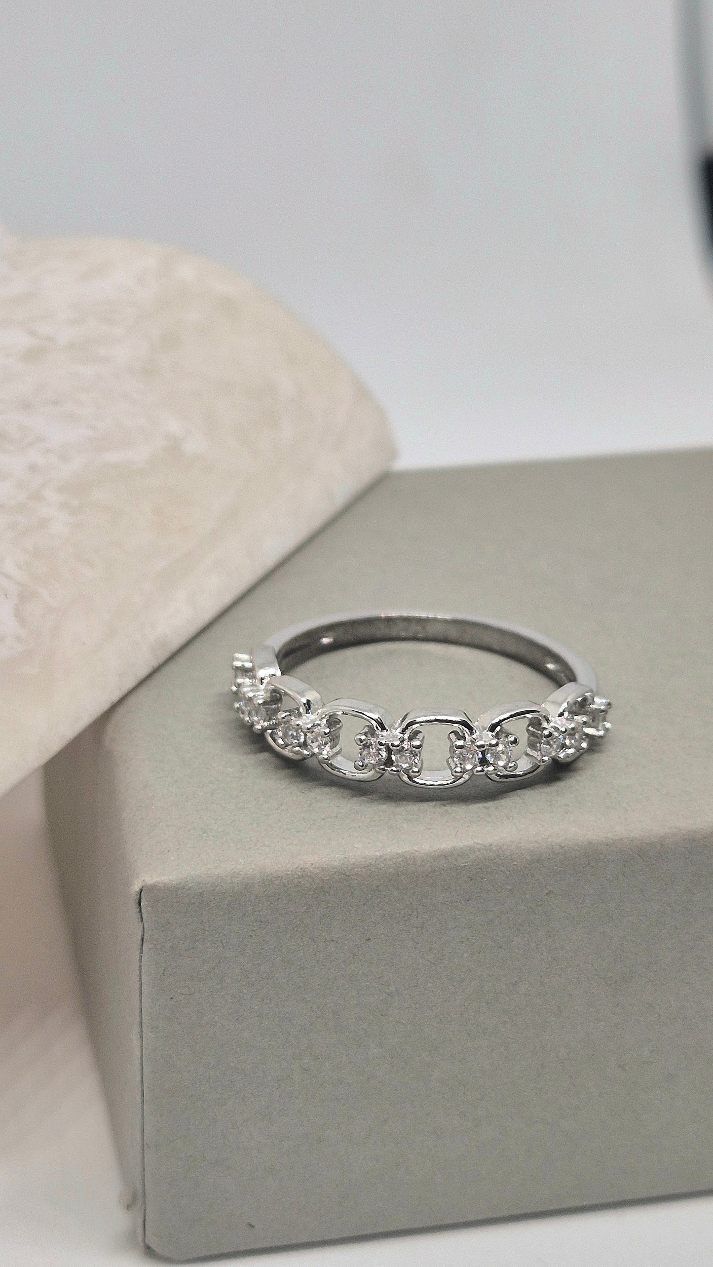 Dimond studded overlapping ring