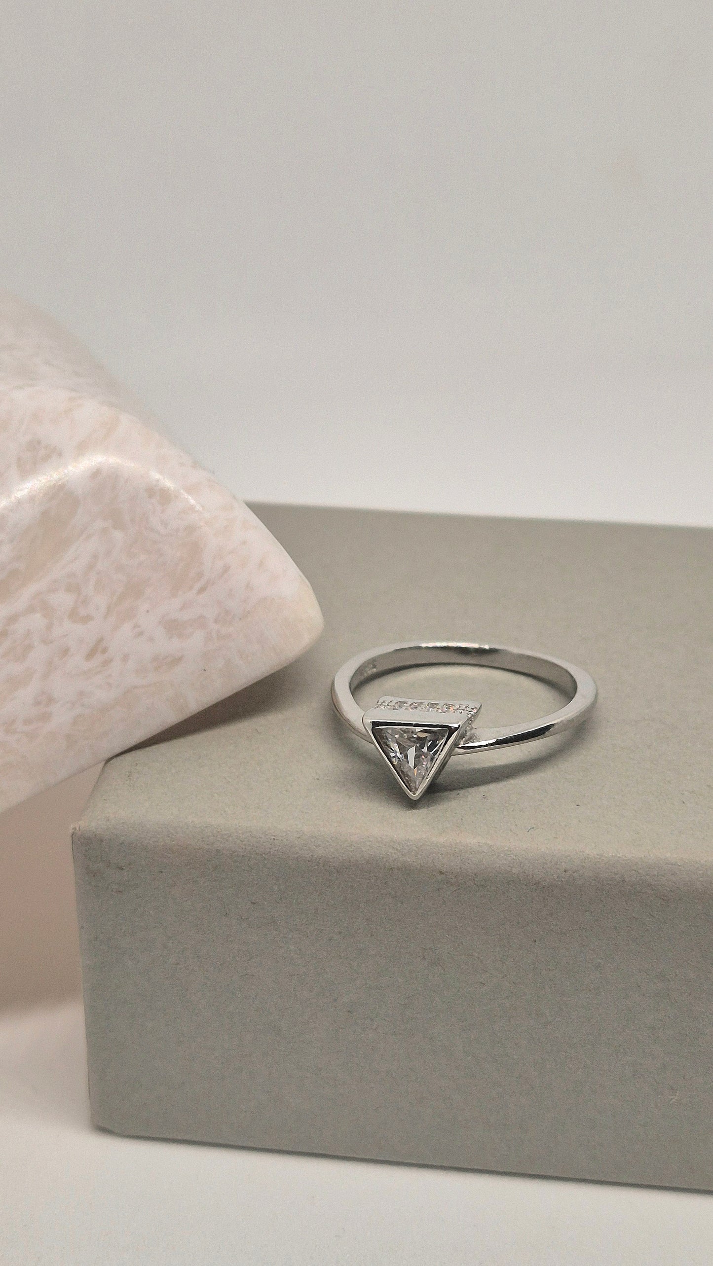 Triangle Dimond ring