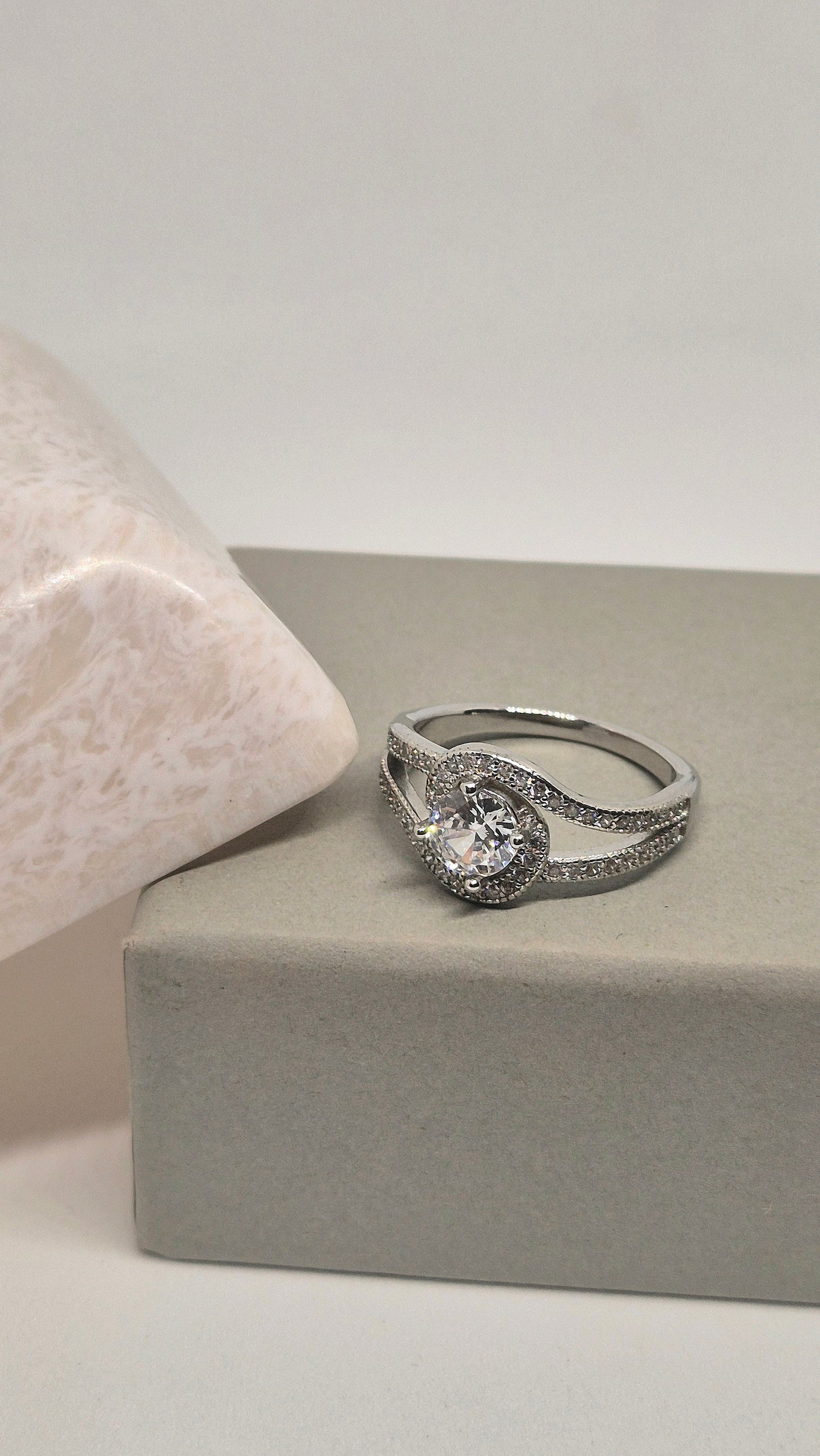 Dimond studded double line ring