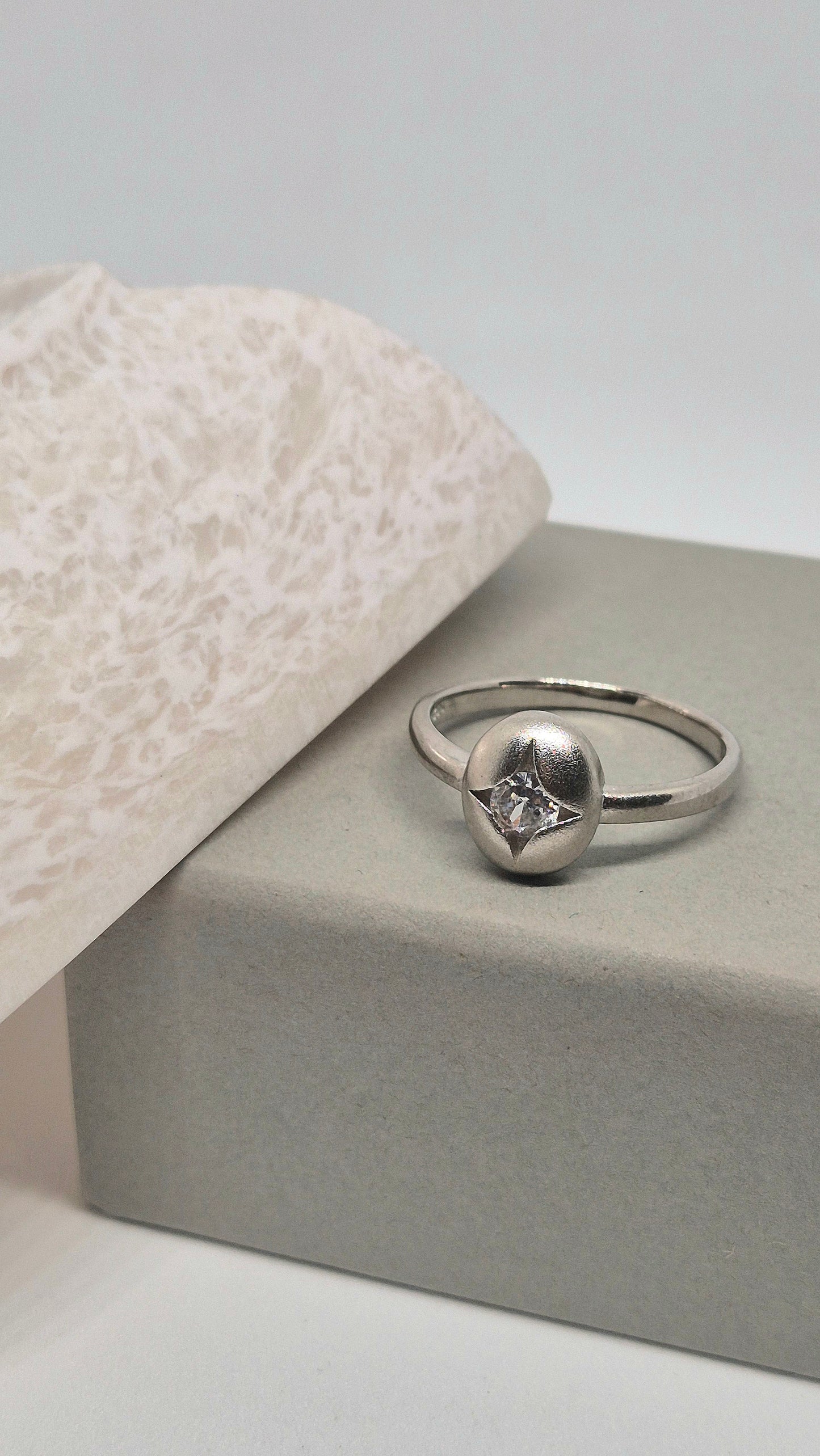 Oval Star ring