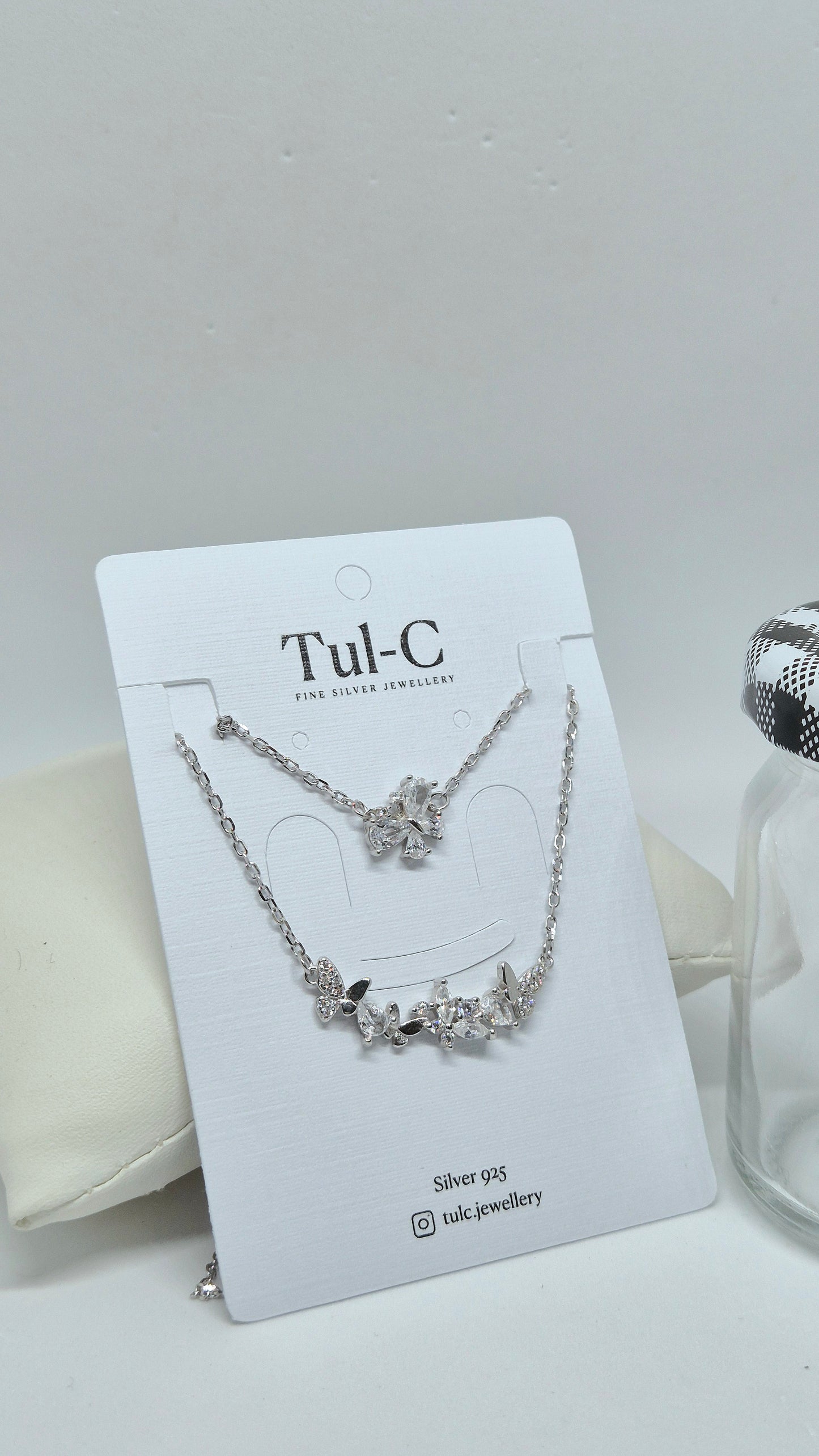 Double chain butterfly