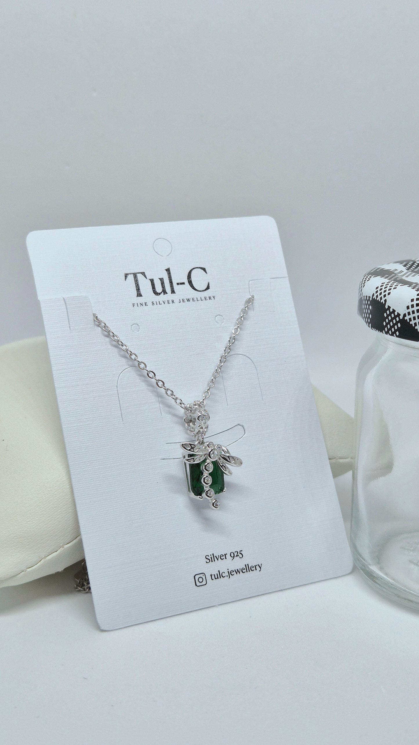 Green stone Chain pendent