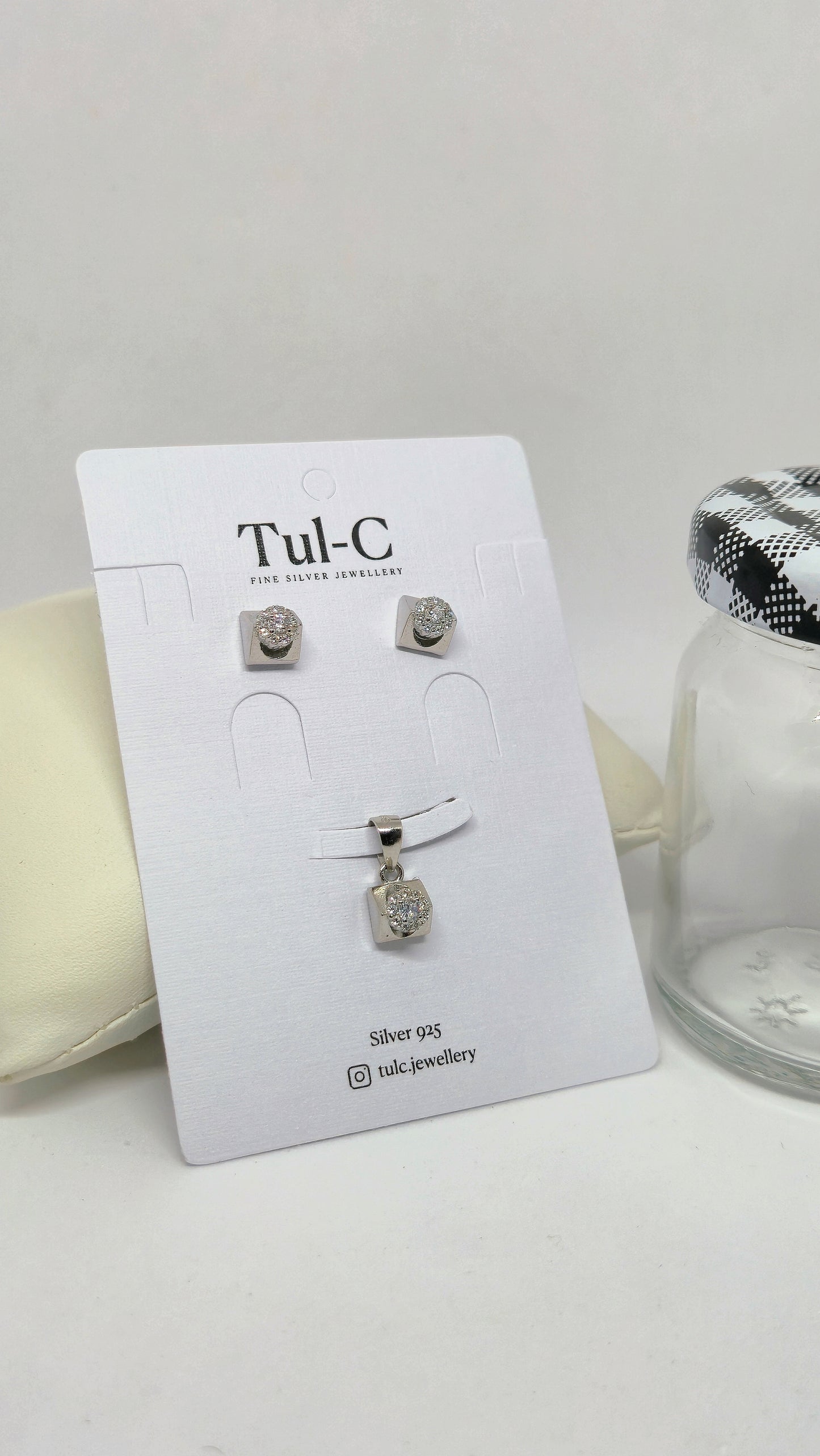 Small Dimond set