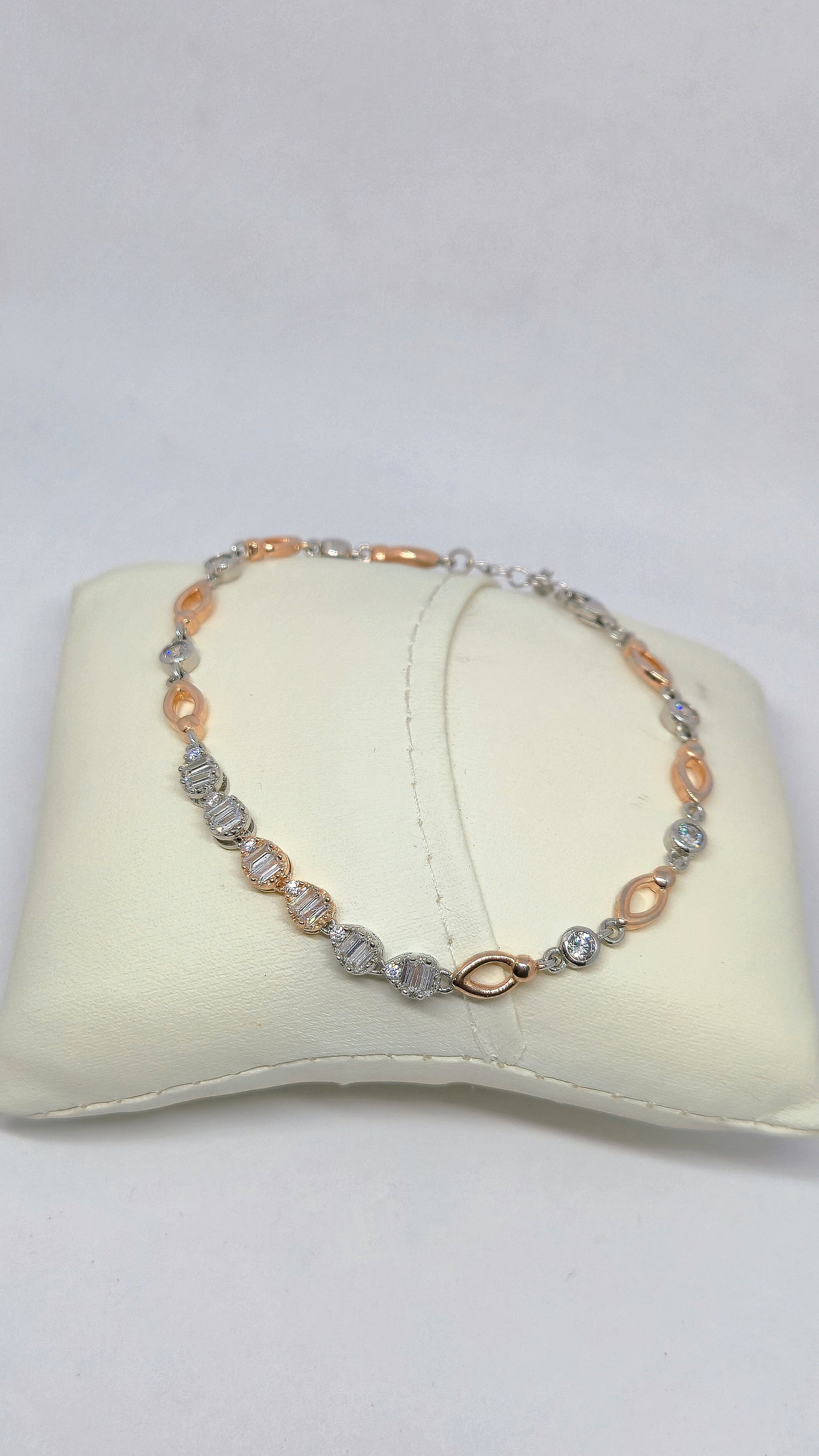 rosegold dimond studd braclet