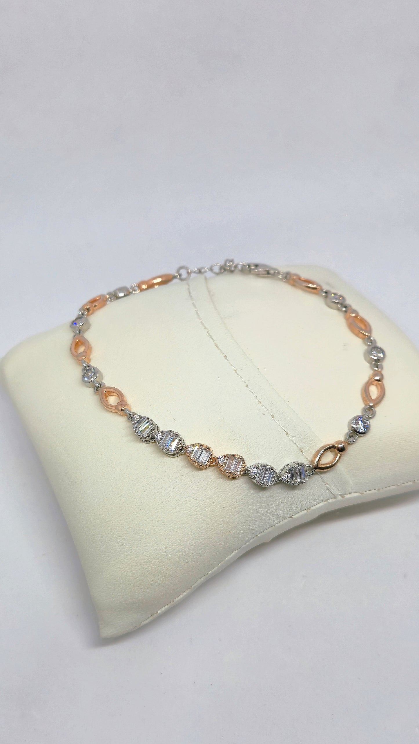 rosegold dimond studd braclet