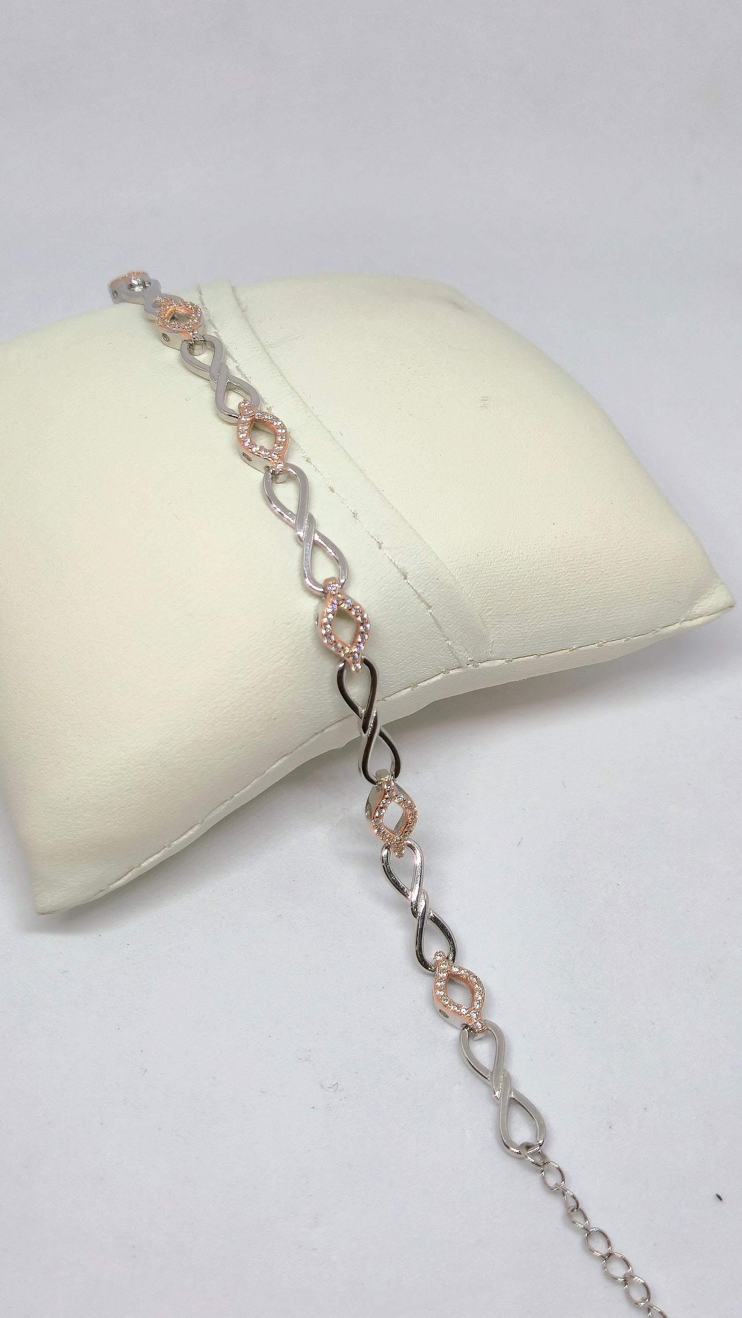 Rosegold infinite braclet