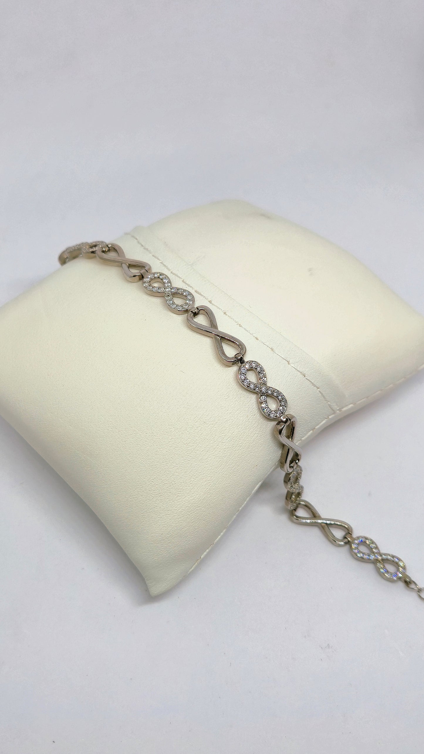 Infinite Loop braclet