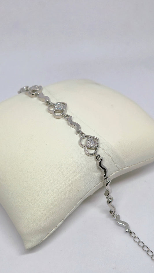 Dimond studded Heart braclet