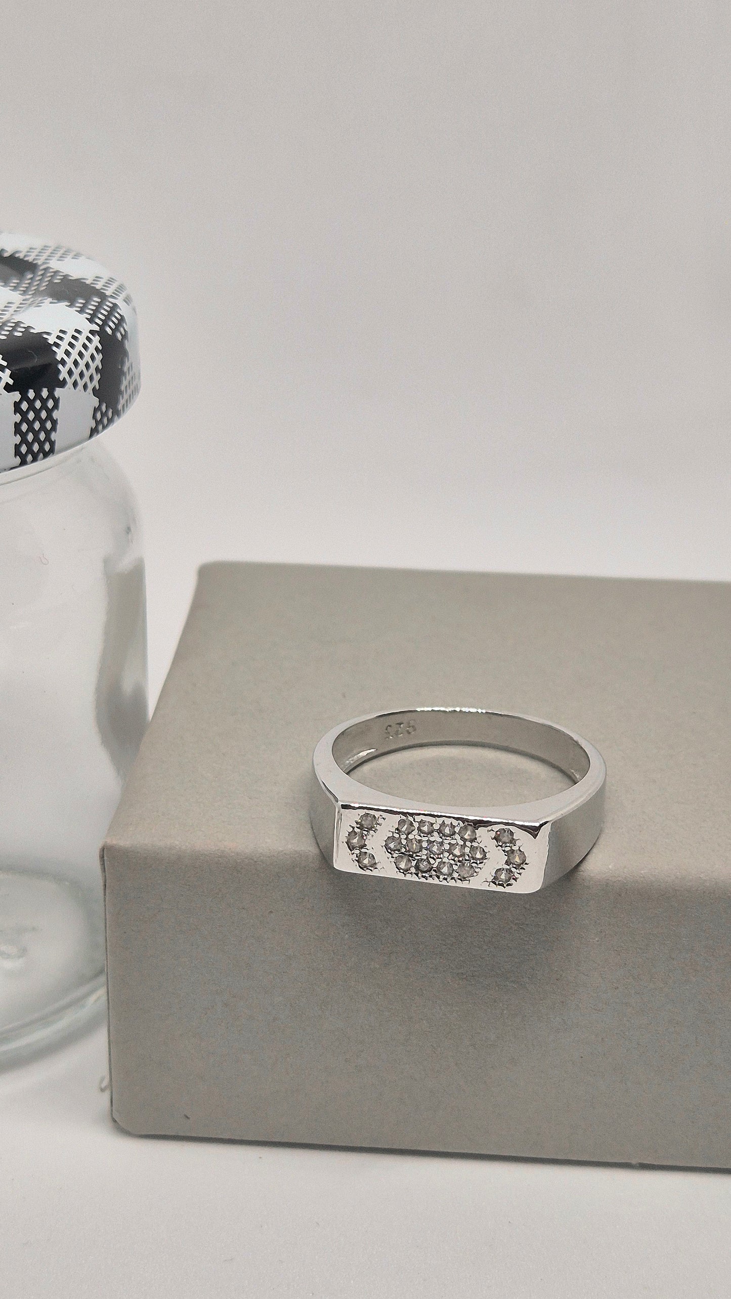 Rectangle face ring