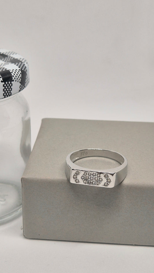 Rectangle face ring