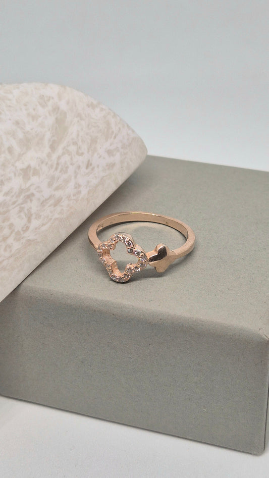Hollow star ring