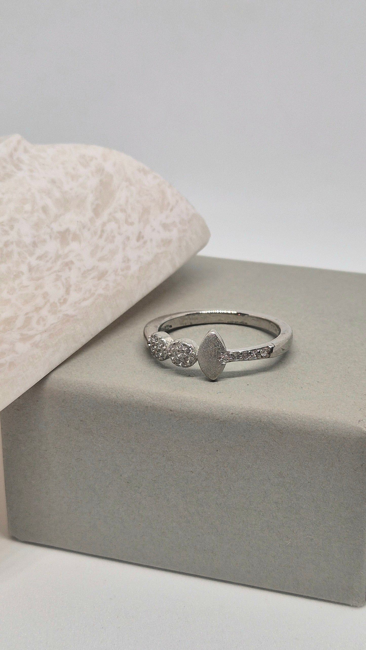Leaf ring