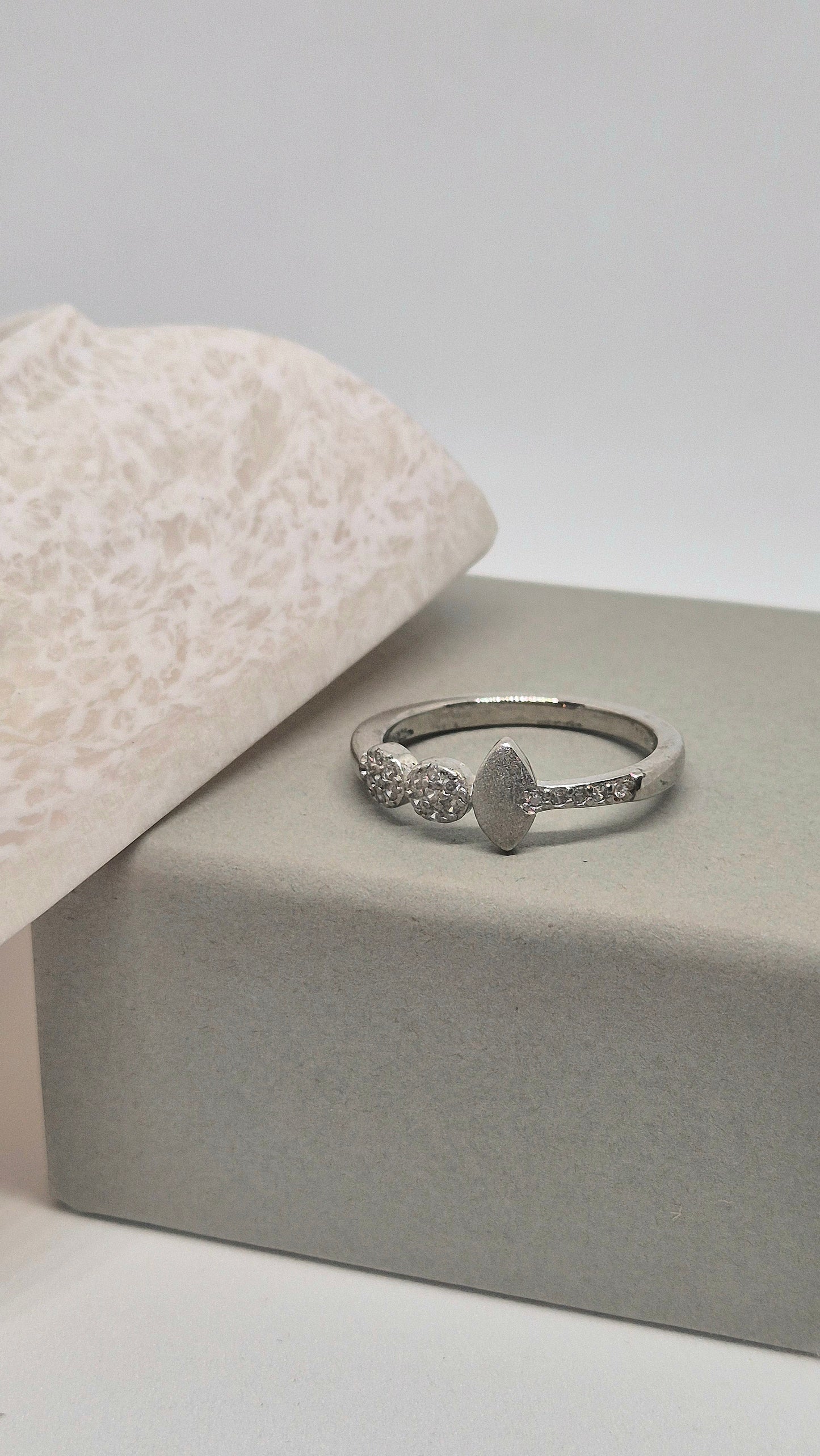 Leaf ring