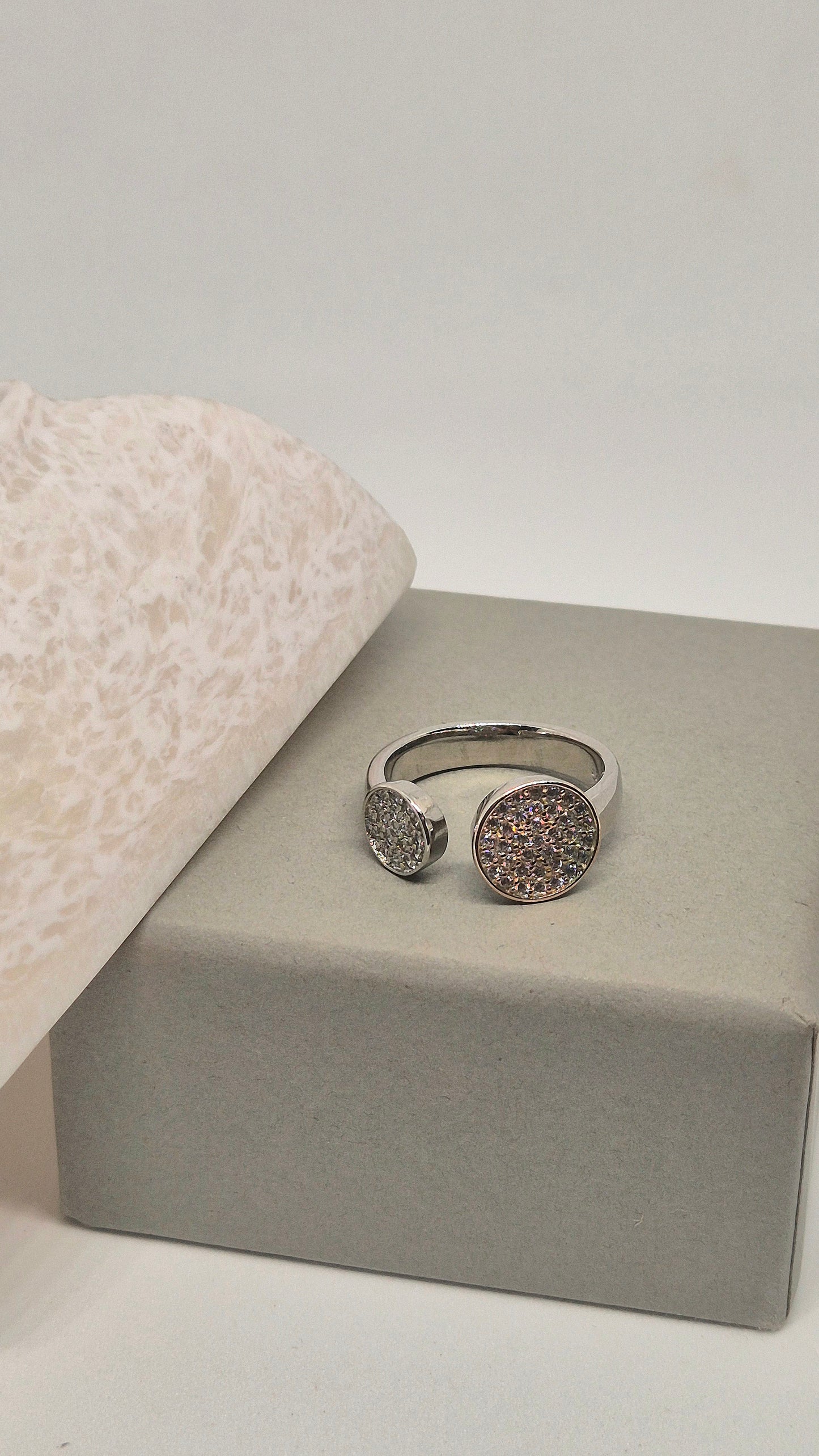 Headphones ring