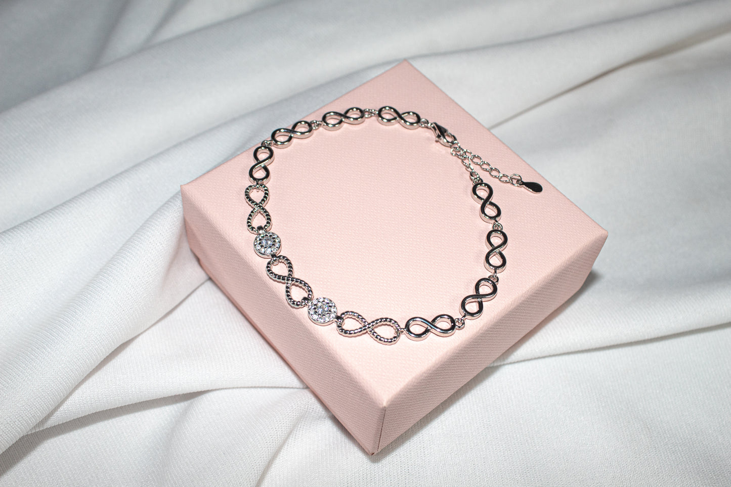 Twisted Infinity Diamond Glow