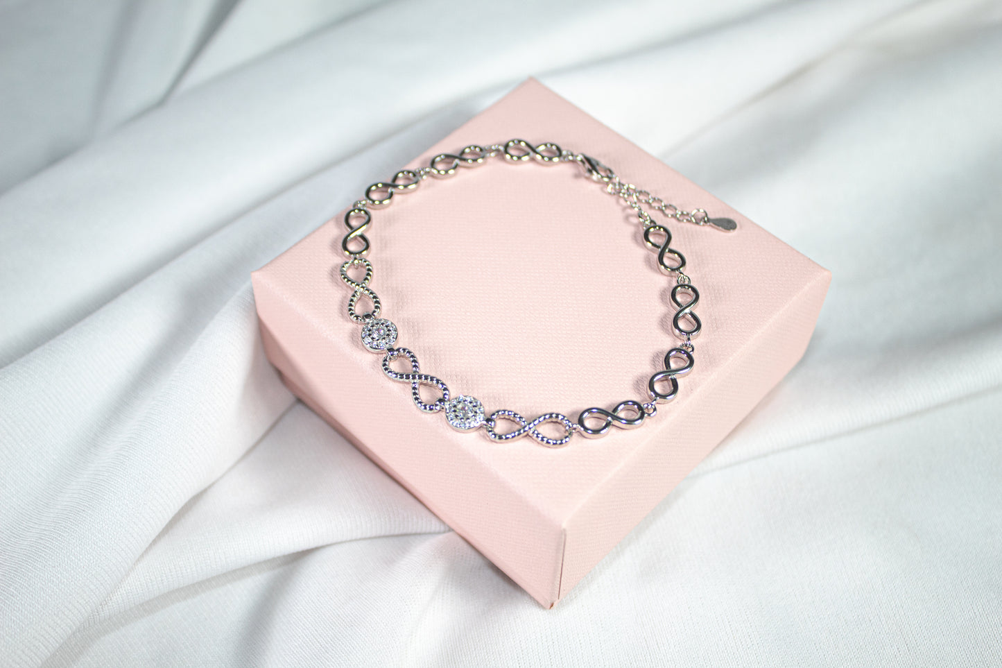 Twisted Infinity Diamond Glow