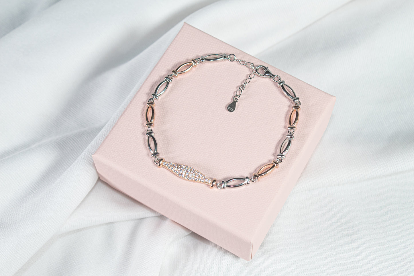 Sleek Oval Sparkling Shine