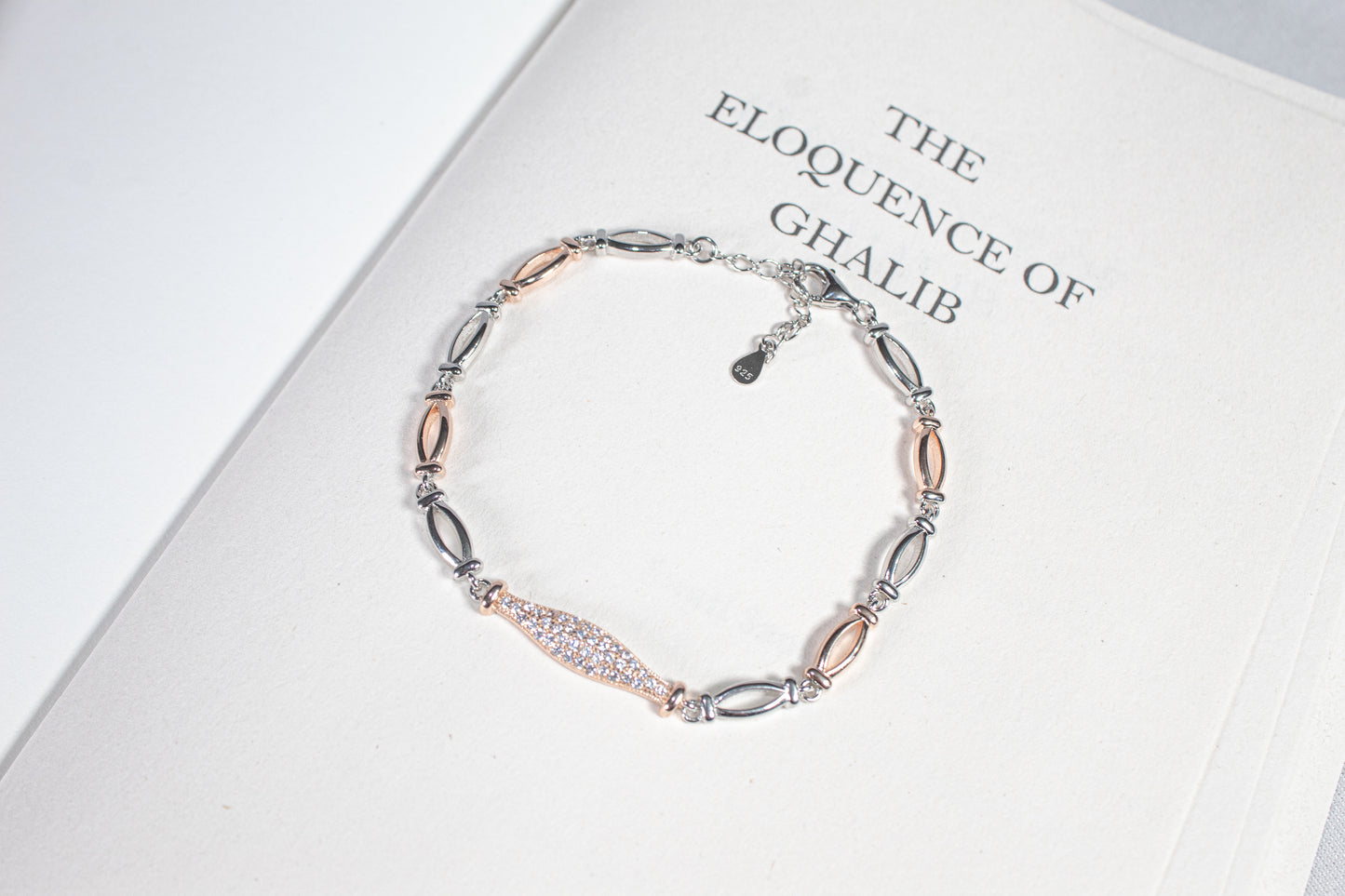 Sleek Oval Sparkling Shine
