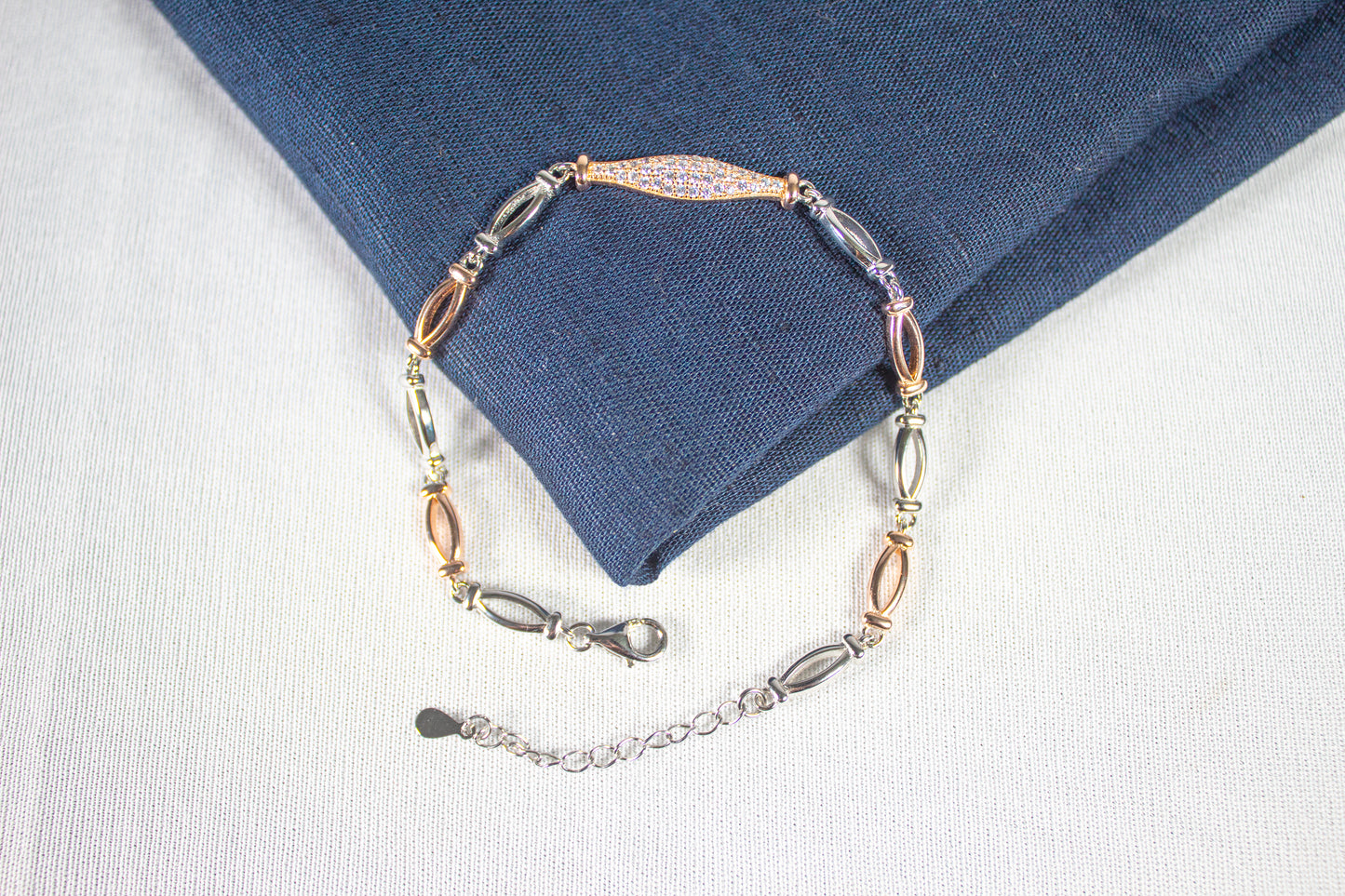 Sleek Oval Sparkling Shine
