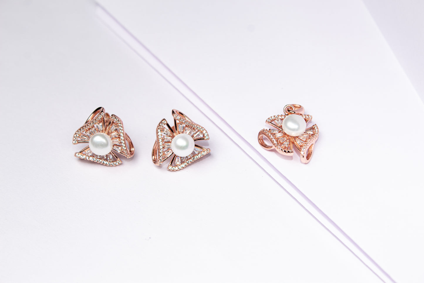 Rose Gold Pearl Bloom