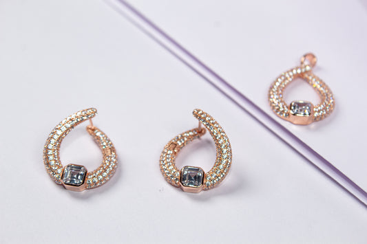 Twisted Teardrop Crystal Glow