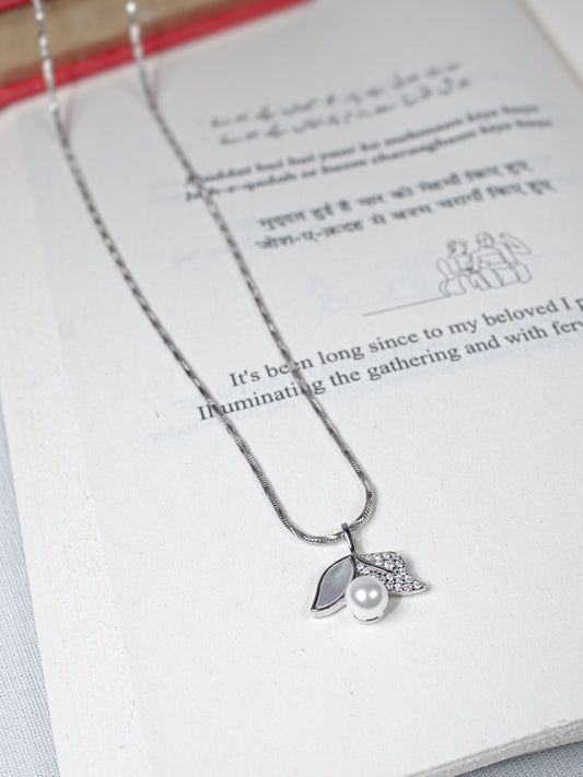 Crystal Leaf Pearl Drop